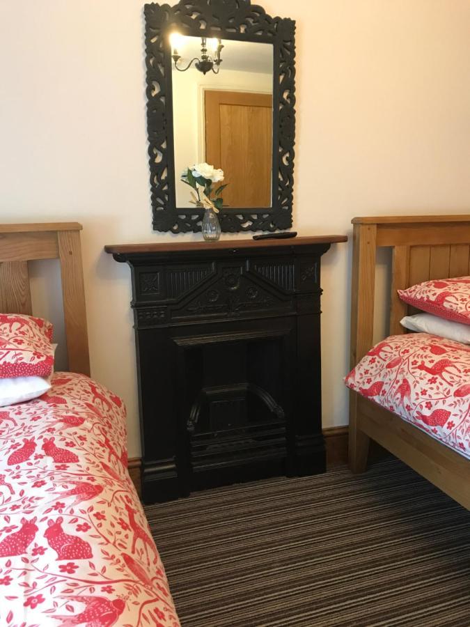 Rheolau Arms Bed & Breakfast Swansea Bagian luar foto