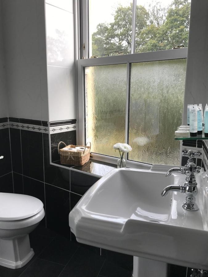 Rheolau Arms Bed & Breakfast Swansea Bagian luar foto