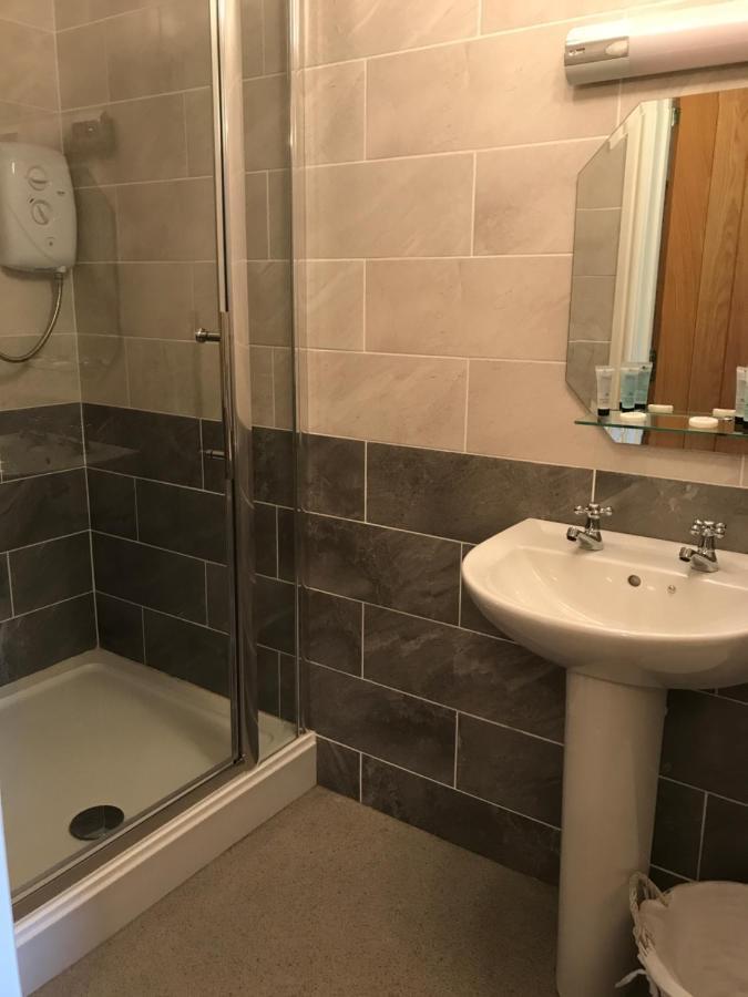 Rheolau Arms Bed & Breakfast Swansea Bagian luar foto