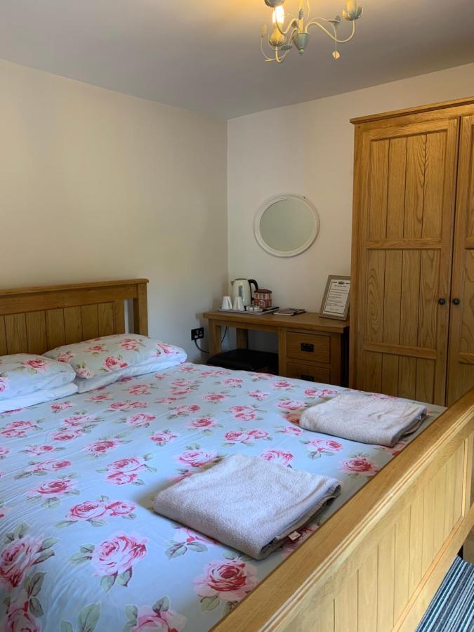 Rheolau Arms Bed & Breakfast Swansea Bagian luar foto