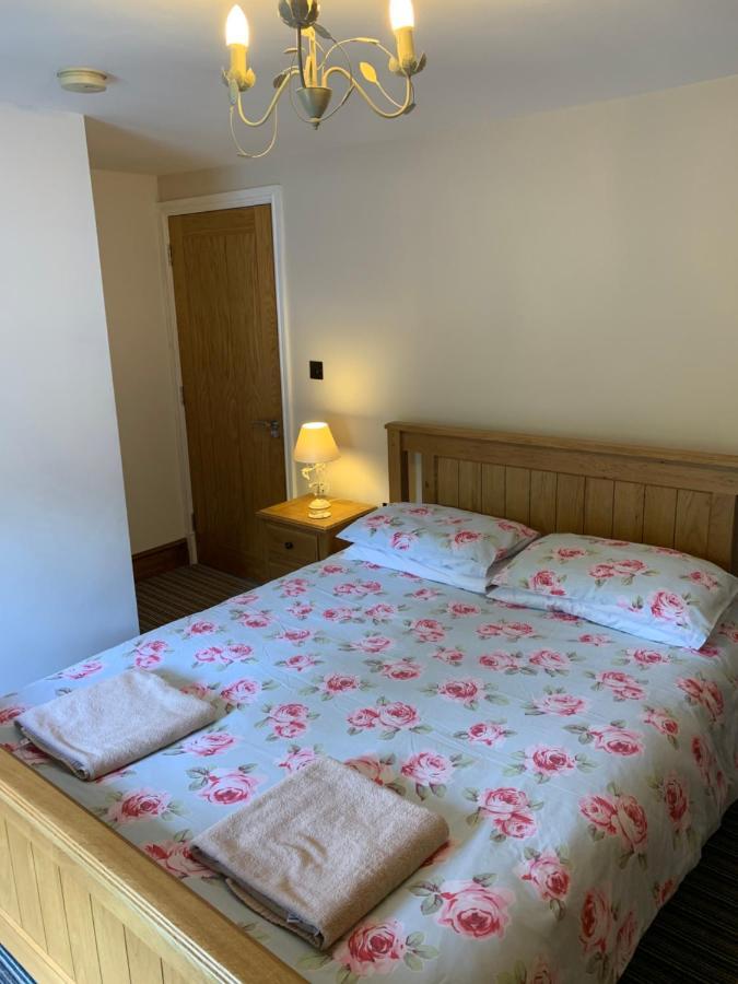 Rheolau Arms Bed & Breakfast Swansea Bagian luar foto